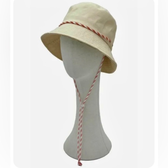 Do Everything‎ In Love Ivory Solid Adjustable String Bucket Hat EUC - Picture 2 of 5